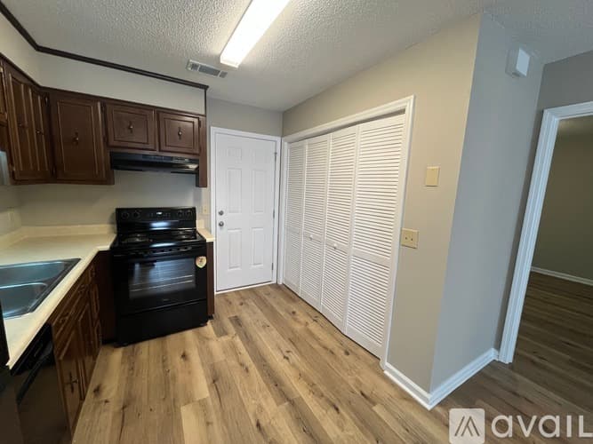 Statesboro House: 8 Southern Ct
