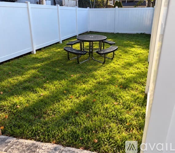 Norwalk Apartment: 16 Cottage Street