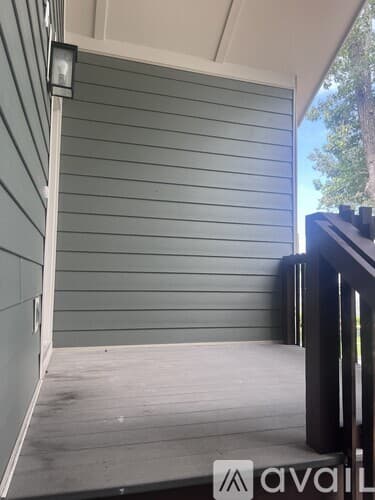 Savannah Apartment: 1111 East 32nd Street