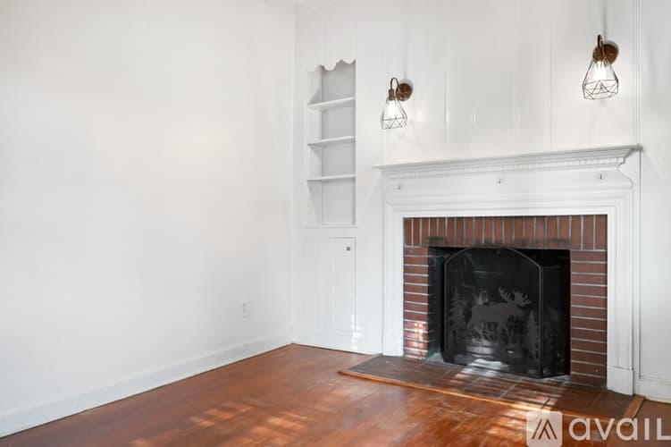 Bloomfield Apartment: 42 Llewellyn Avenue