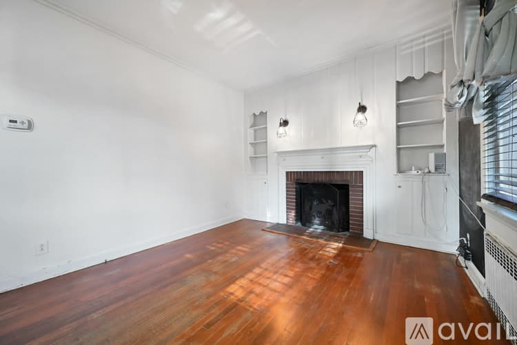 Bloomfield Apartment: 42 Llewellyn Avenue
