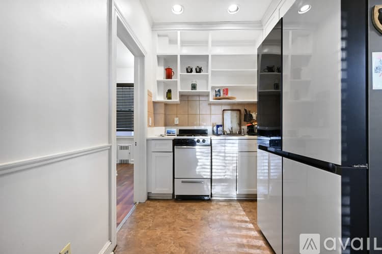 Bloomfield Apartment: 42 Llewellyn Avenue