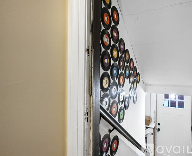 Bloomfield Apartment: 42 Llewellyn Avenue