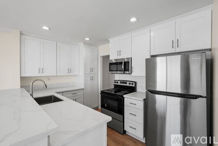 Malibu Apartment: 18000 Coastline Dr