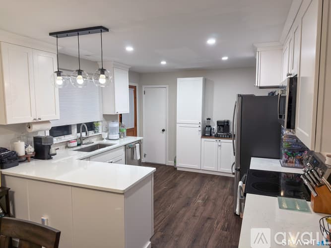 Danbury House: 10 Cedar Street