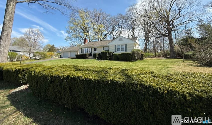Danbury House: 10 Cedar Street