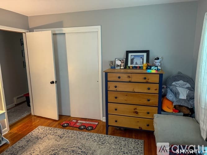 Danbury House: 10 Cedar Street