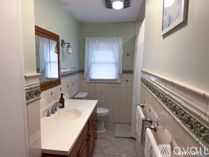 Danbury House: 10 Cedar Street