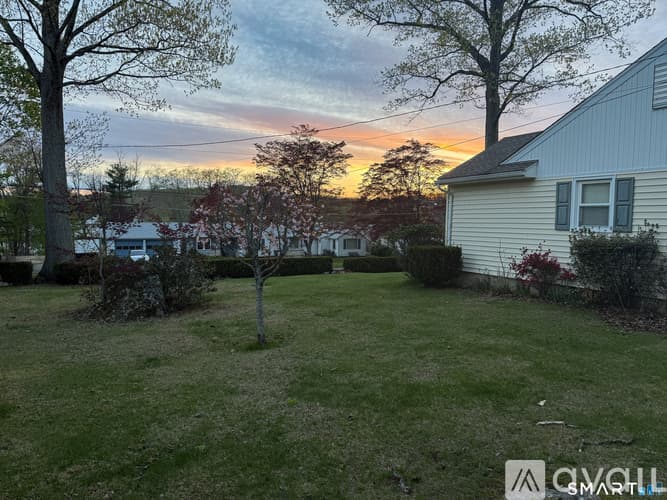 Danbury House: 10 Cedar Street