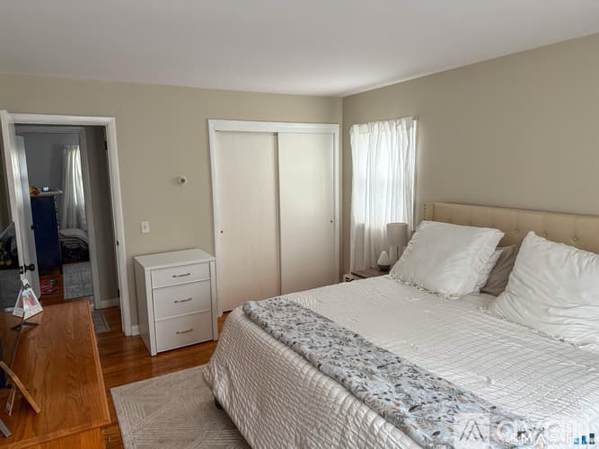Danbury House: 10 Cedar Street