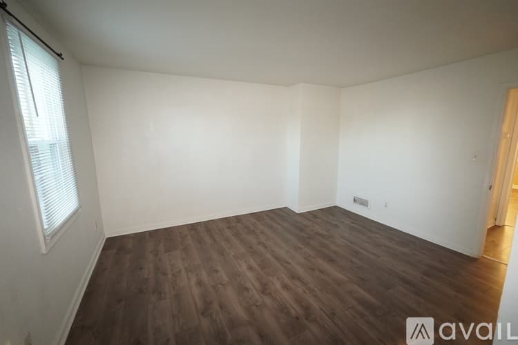 Dundalk Apartment: 3006 Sollers Point Rd