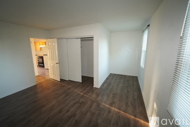 Dundalk Apartment: 3006 Sollers Point Rd