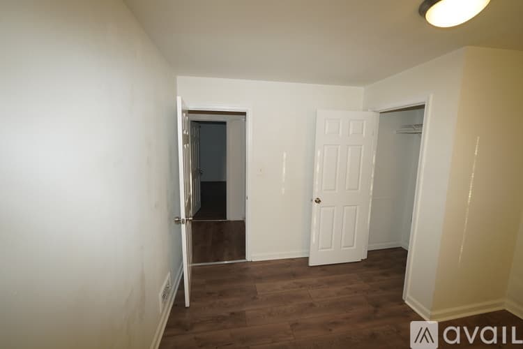 Dundalk Apartment: 3006 Sollers Point Rd