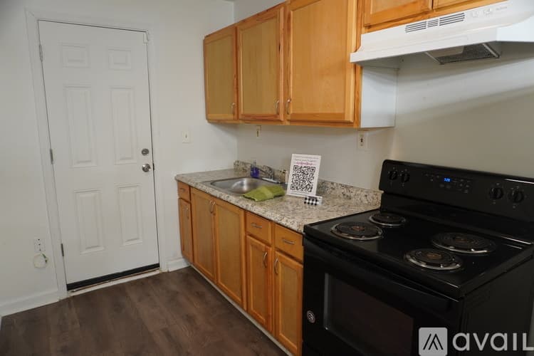 Dundalk Apartment: 3006 Sollers Point Rd