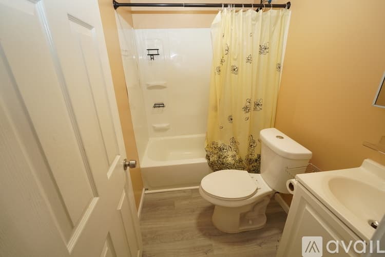 Dundalk Apartment: 3006 Sollers Point Rd