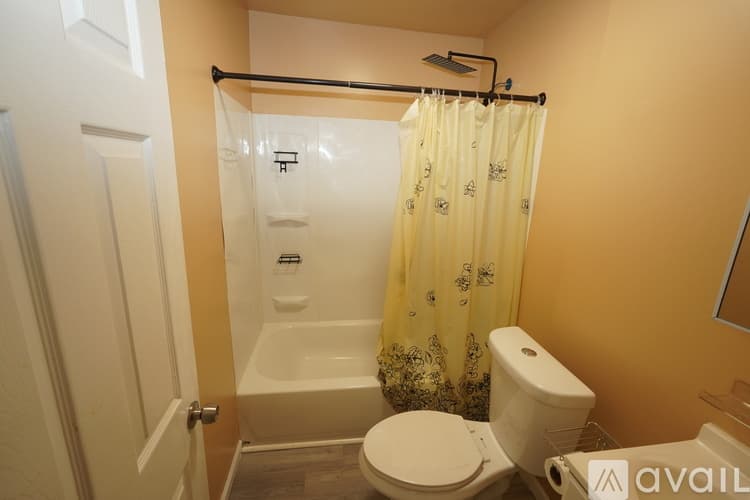 Dundalk Apartment: 3006 Sollers Point Rd