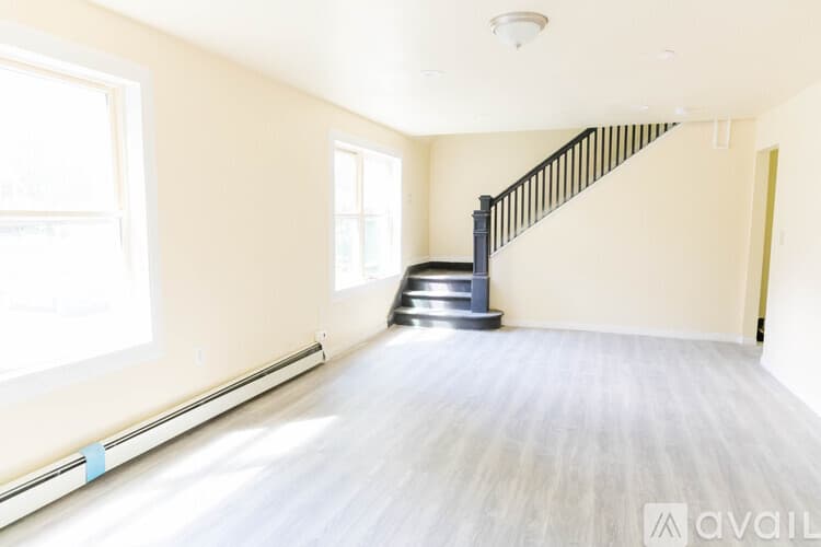 Sparrow Bush House: 22 Academy Avenue