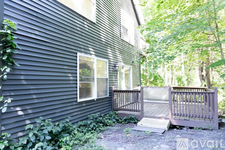 Sparrow Bush House: 22 Academy Avenue