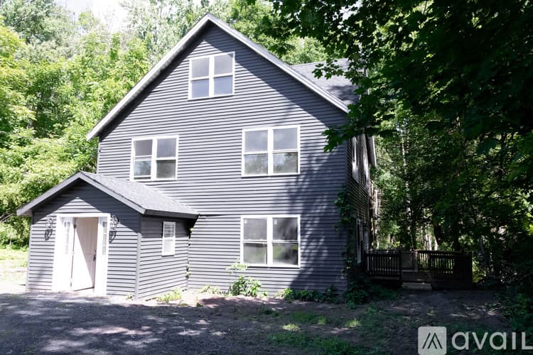 Sparrow Bush House: 22 Academy Avenue