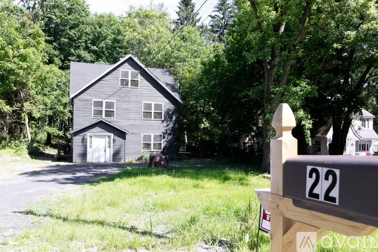 Sparrow Bush House: 22 Academy Avenue