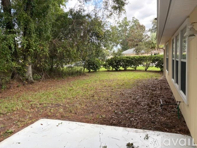 Saint Johns House: 992 Buttercup Drive