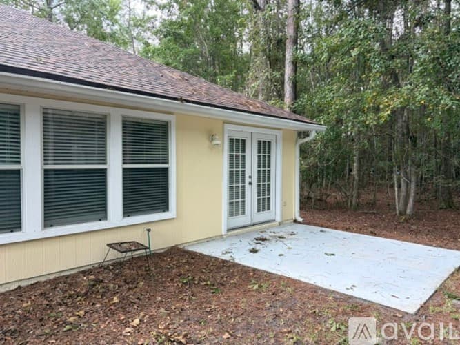 Saint Johns House: 992 Buttercup Drive