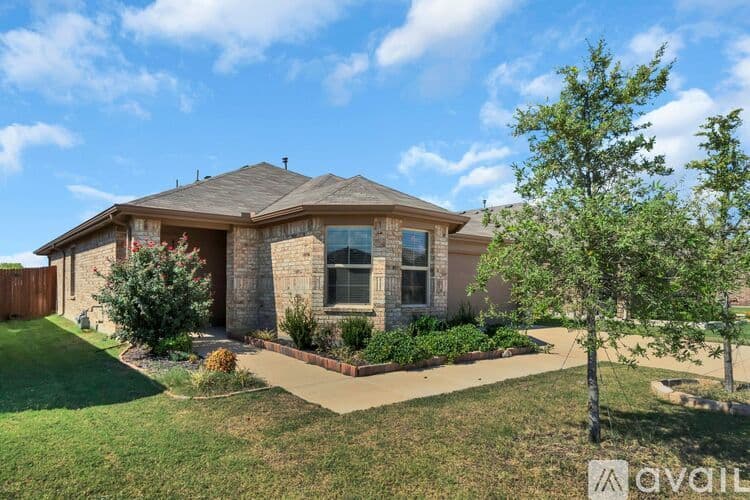 Justin House: 16617 Porterfield Ln