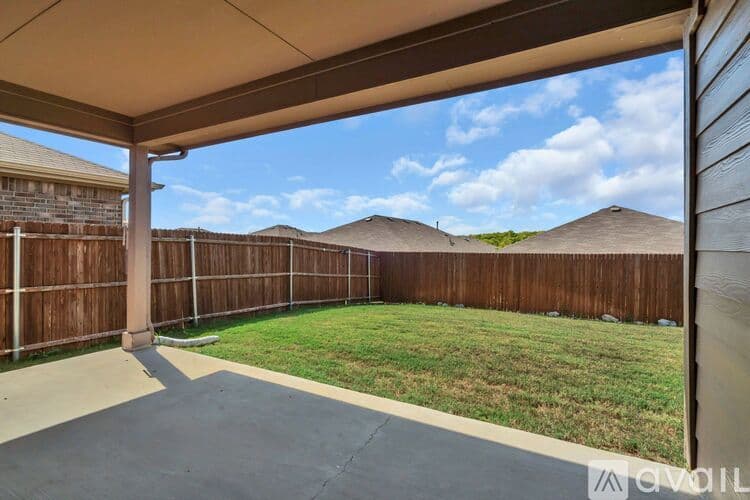 Justin House: 16617 Porterfield Ln