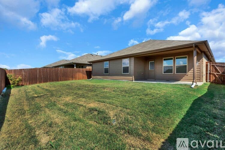 Justin House: 16617 Porterfield Ln