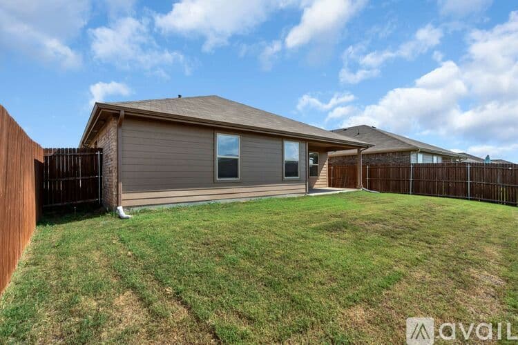 Justin House: 16617 Porterfield Ln