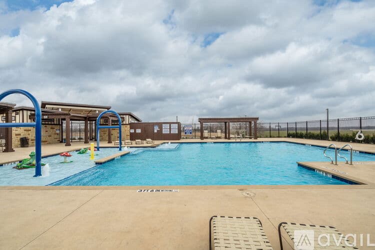 Justin House: 16617 Porterfield Ln