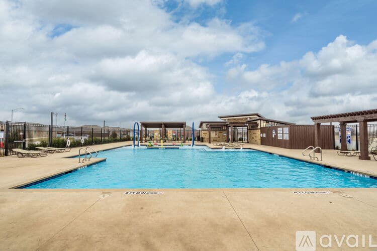 Justin House: 16617 Porterfield Ln