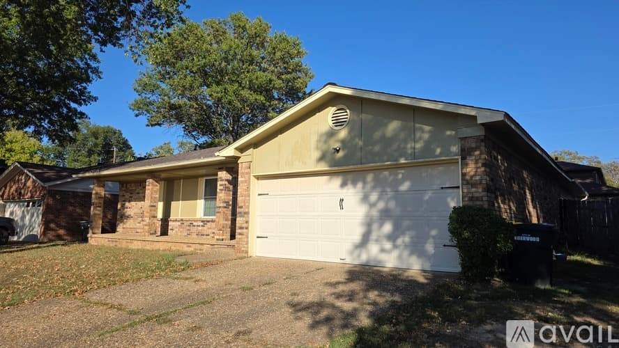 Sherwood House: 89 Spring Grove Drive