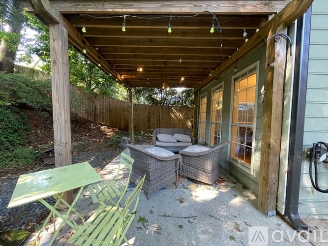 Decatur House: 1100 Ashbury Dr