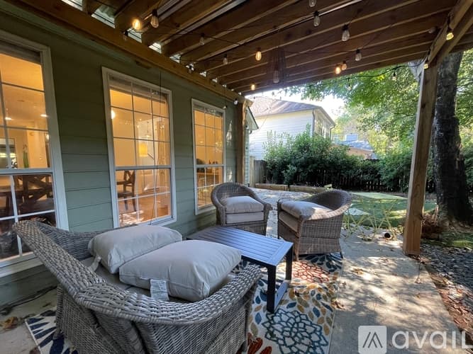 Decatur House: 1100 Ashbury Dr