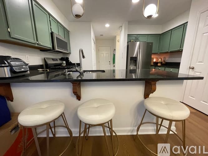 Decatur House: 1100 Ashbury Dr