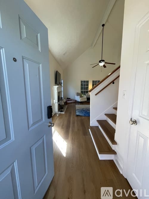 Decatur House: 1100 Ashbury Dr
