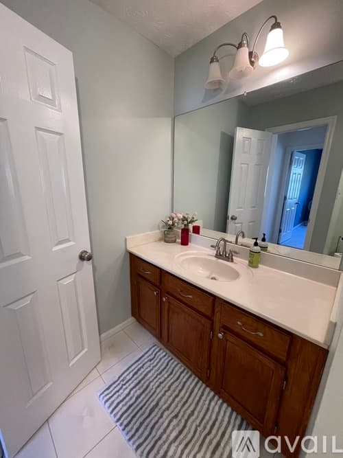 Decatur House: 1100 Ashbury Dr