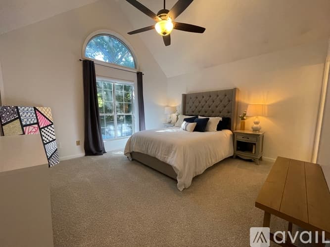Decatur House: 1100 Ashbury Dr