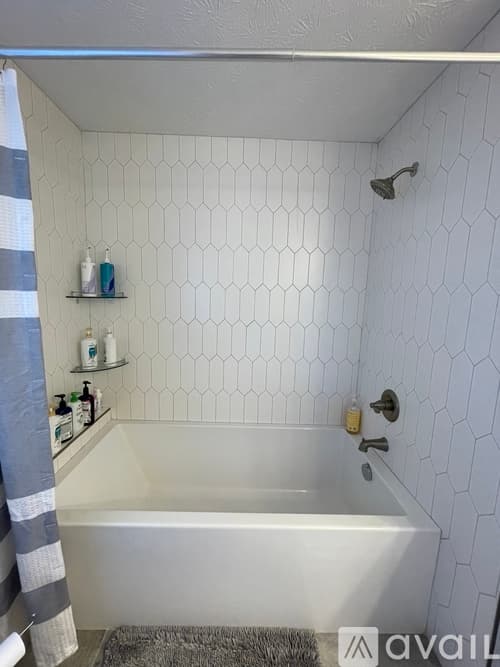 Decatur House: 1100 Ashbury Dr
