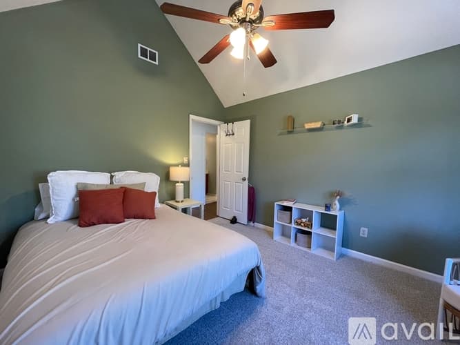 Decatur House: 1100 Ashbury Dr