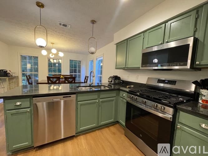 Decatur House: 1100 Ashbury Dr