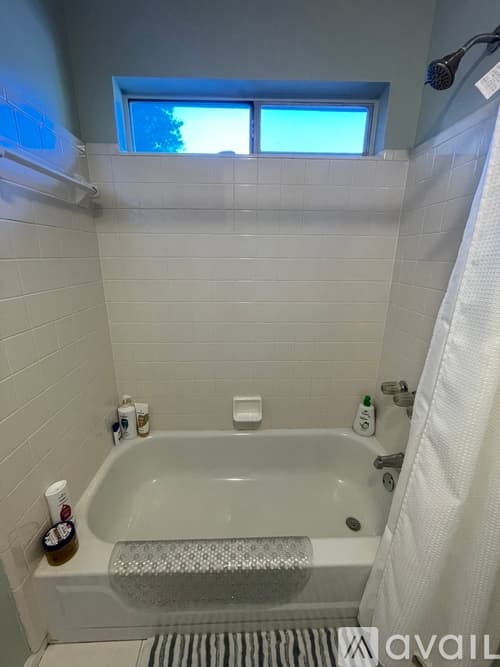 Decatur House: 1100 Ashbury Dr