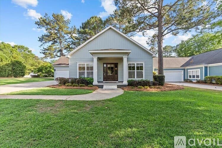 Dothan House: 100 Redbud Circle
