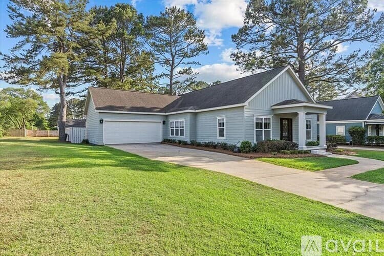 Dothan House: 100 Redbud Circle