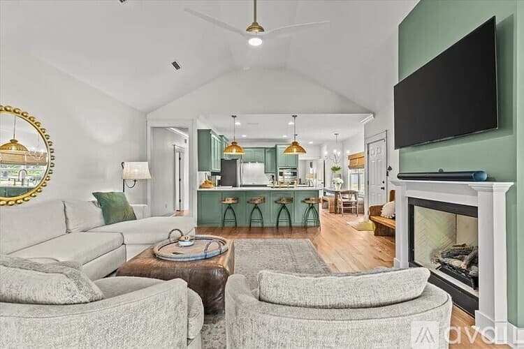 Dothan House: 100 Redbud Circle