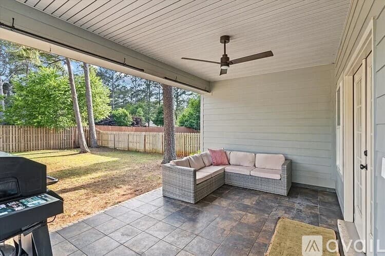 Dothan House: 100 Redbud Circle