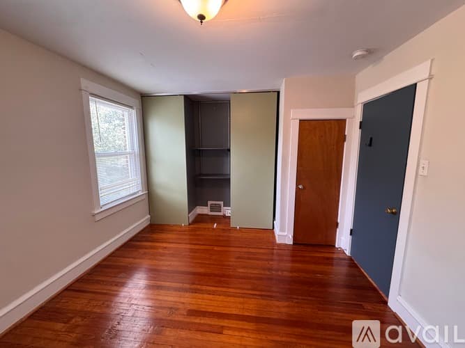 Collingswood House: 102 Coolidge Avenue