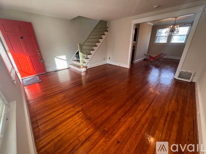 Collingswood House: 102 Coolidge Avenue