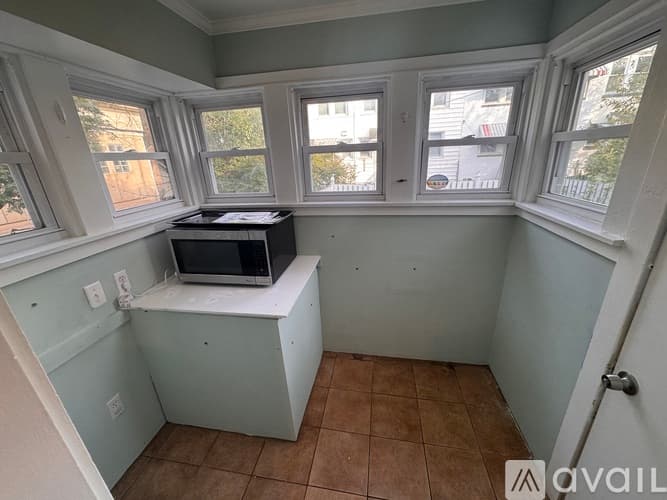 Collingswood House: 102 Coolidge Avenue